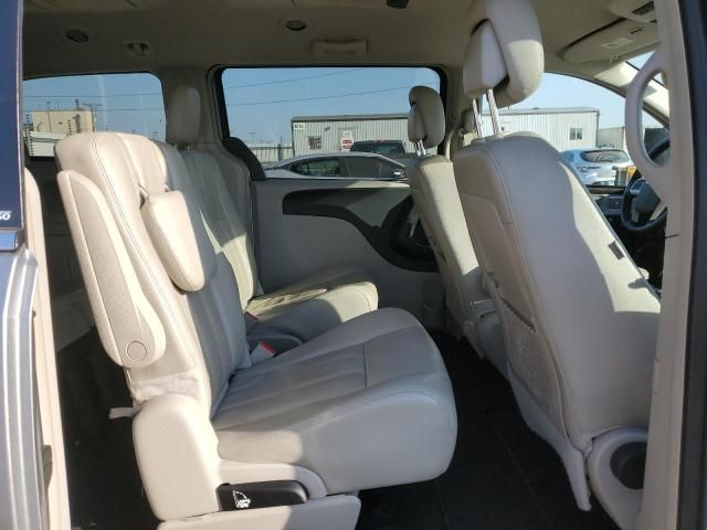 2013 Chrysler Town & Country Touring