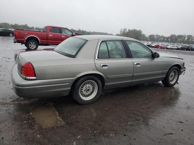 2001 Ford Crown Victoria LX