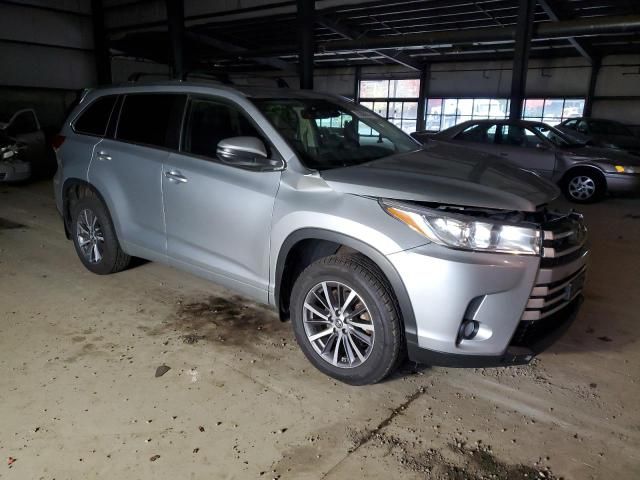 2017 Toyota Highlander SE