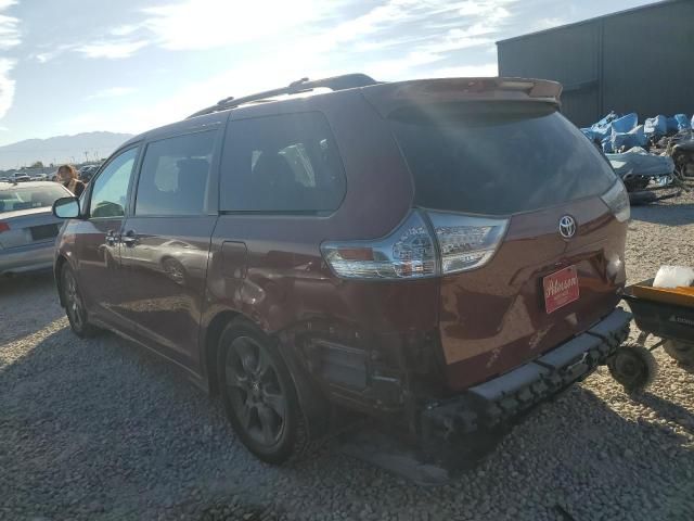 2016 Toyota Sienna SE