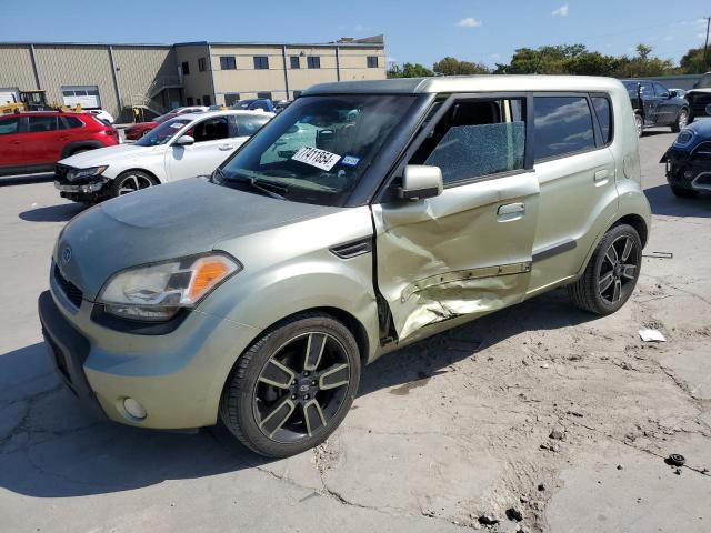 2010 KIA Soul +