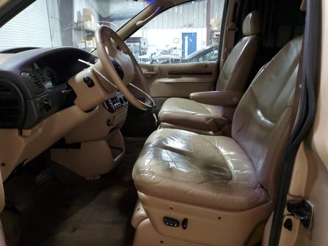 2000 Chrysler Town & Country LX