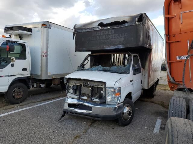 2016 Ford Econoline E350 Super Duty Cutaway Van