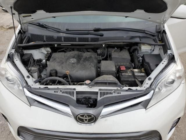 2020 Toyota Sienna XLE