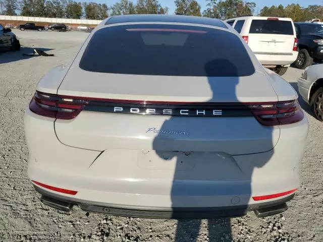 2017 Porsche Panamera 2