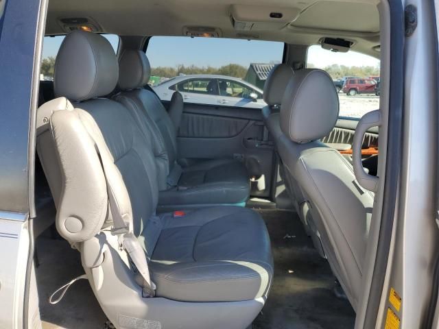 2010 Toyota Sienna XLE