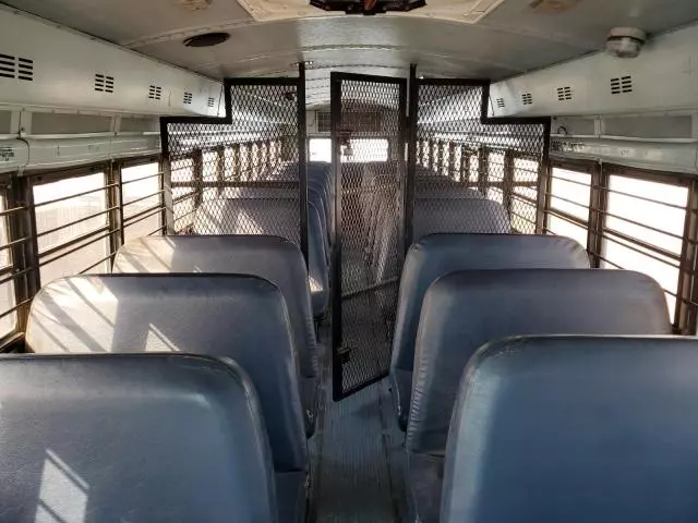 2005 Thomas School Bus