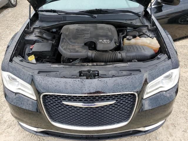 2019 Chrysler 300 Touring