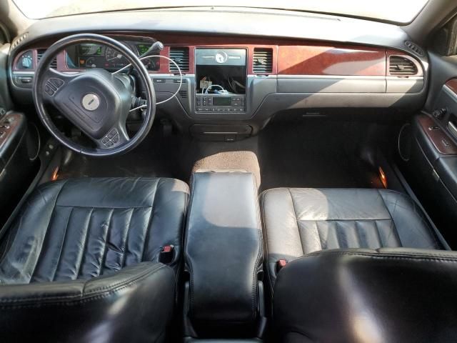 2004 Lincoln Town Car Executive