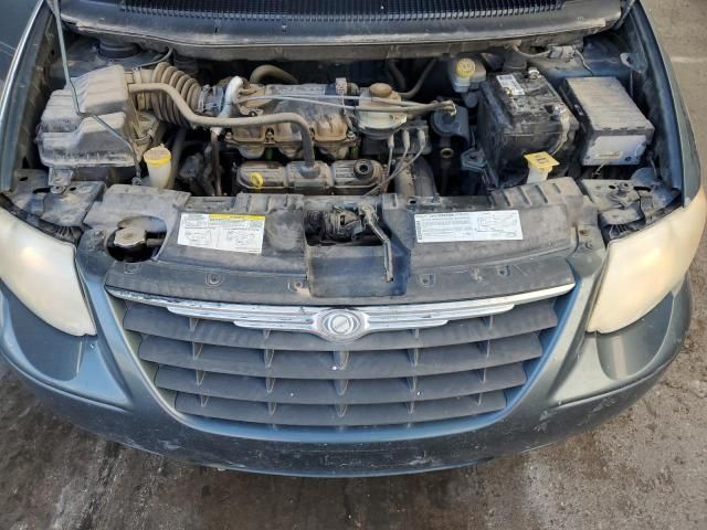 2007 Chrysler Town & Country LX