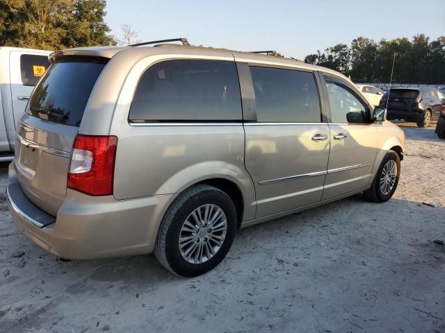 2013 Chrysler Town & Country Touring L