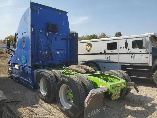 2020 Freightliner Cascadia 126