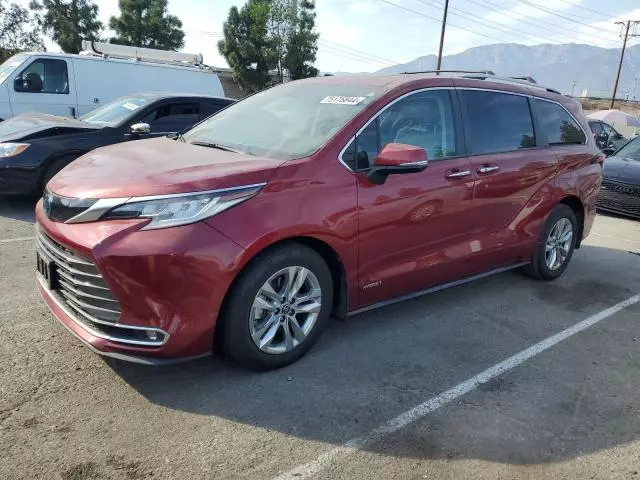 2021 Toyota Sienna Limited