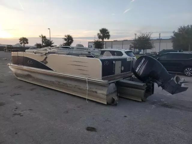 2014 Avalon Boat