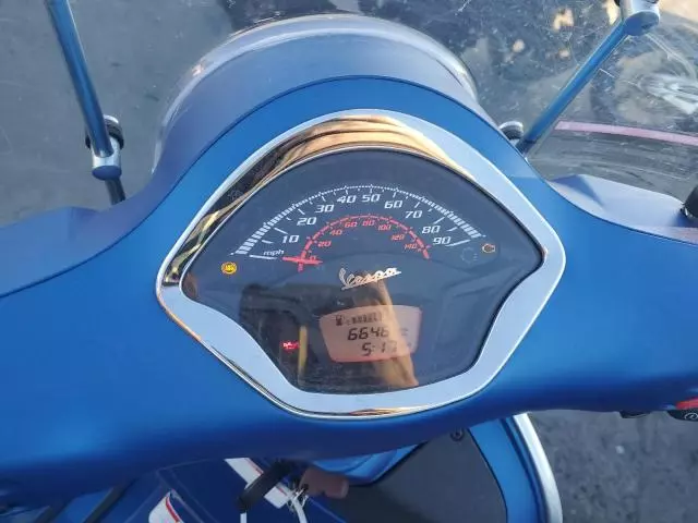 2021 Vespa GTS