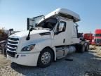 2019 Freightliner Cascadia 126