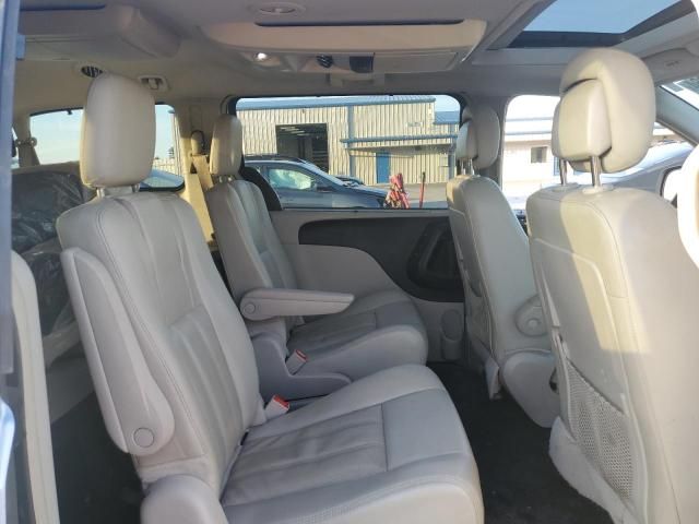 2016 Chrysler Town & Country Touring L