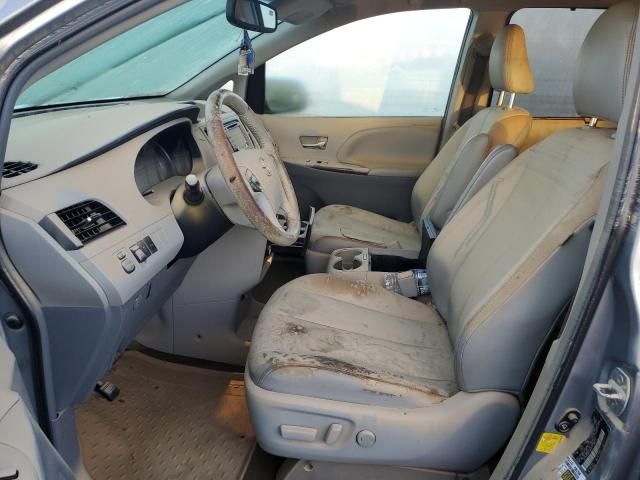 2013 Toyota Sienna XLE