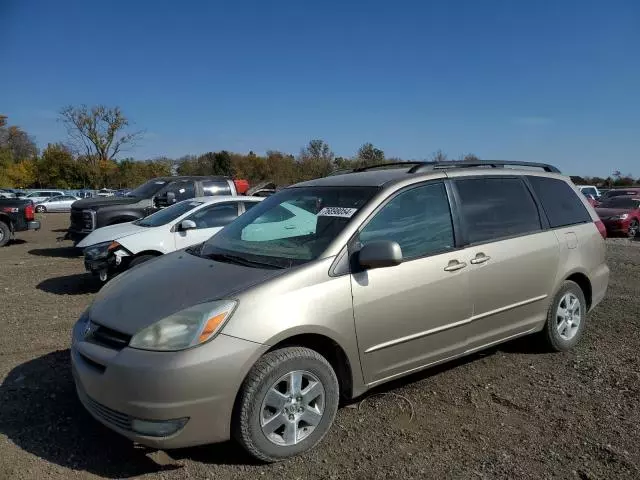 2005 Toyota Sienna XLE