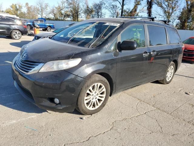 2017 Toyota Sienna XLE