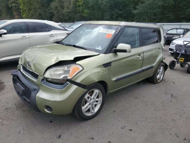 2011 KIA Soul +