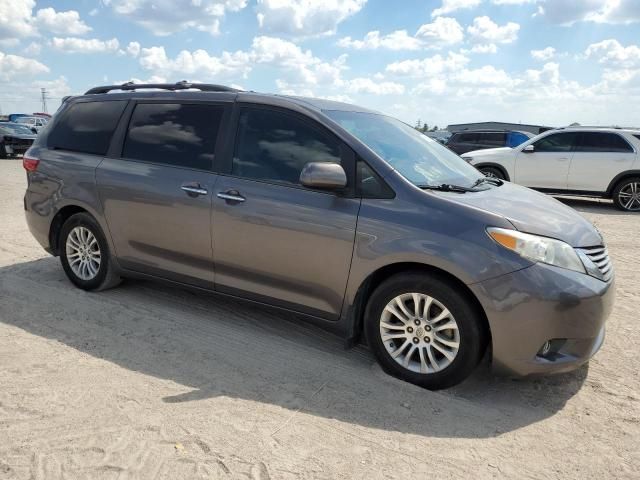 2015 Toyota Sienna XLE