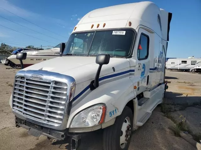 2016 Freightliner Cascadia 125