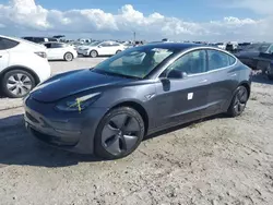 2018 Tesla Model 3 en venta en Riverview, FL