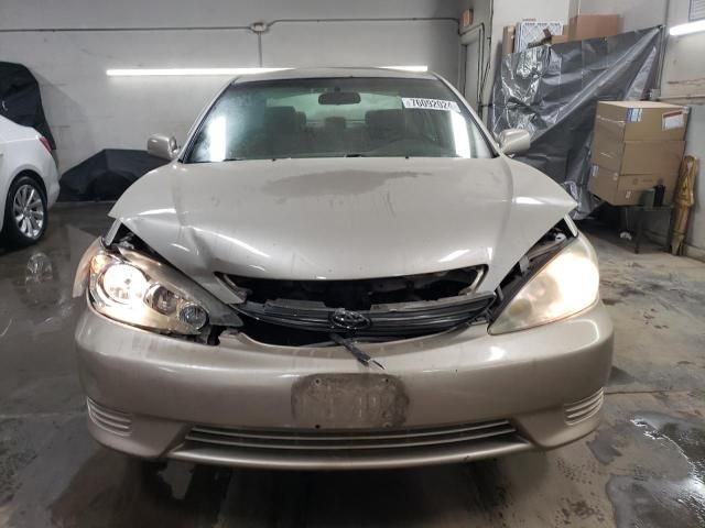 2005 Toyota Camry LE