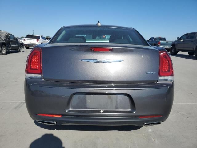 2018 Chrysler 300 Touring