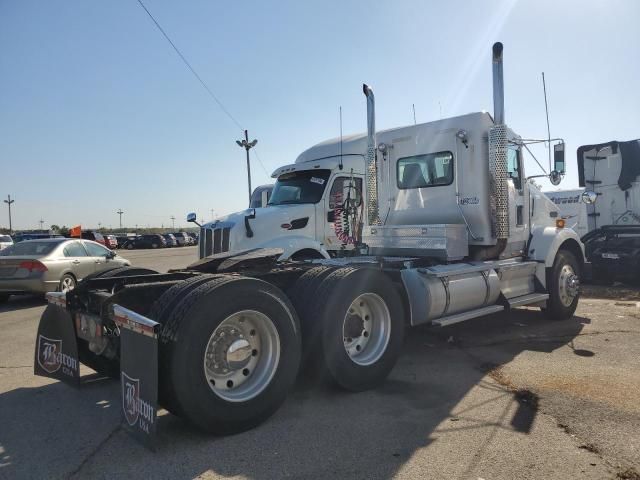 2009 Kenworth Construction T800