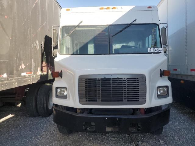 2005 Freightliner Chassis M Line WALK-IN Van