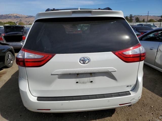 2019 Toyota Sienna XLE