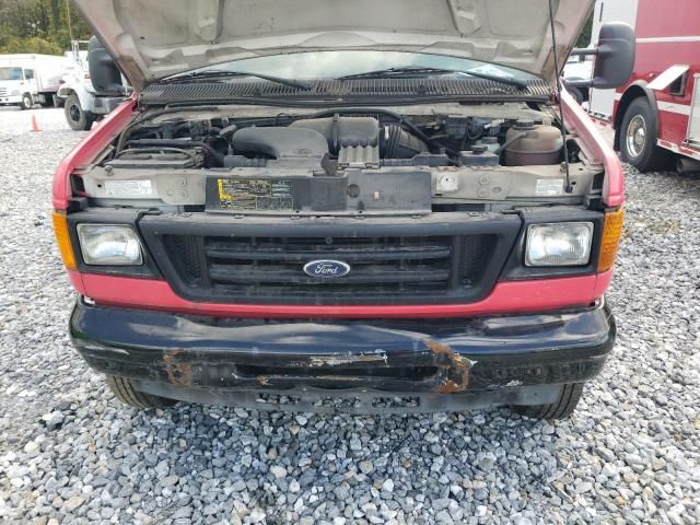 2004 Ford Econoline E350 Super Duty Cutaway Van