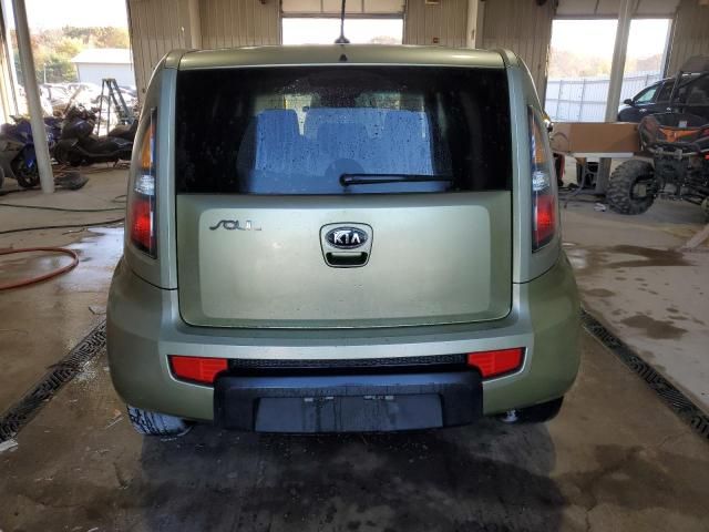 2010 KIA Soul +