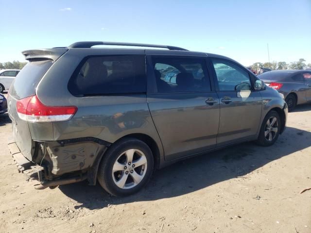 2013 Toyota Sienna LE