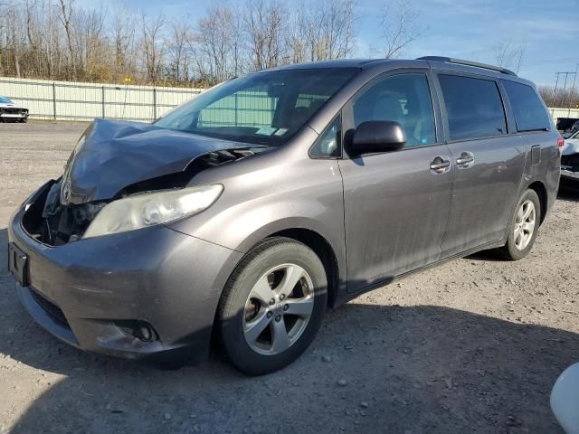 2014 Toyota Sienna LE