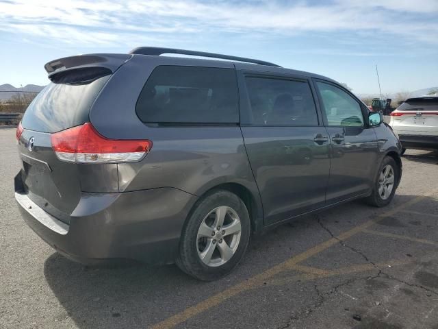 2013 Toyota Sienna LE