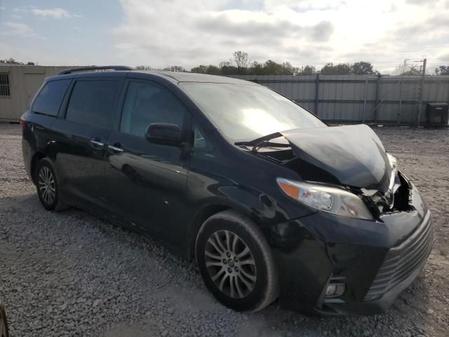 2018 Toyota Sienna XLE