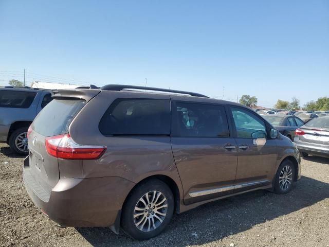 2018 Toyota Sienna XLE