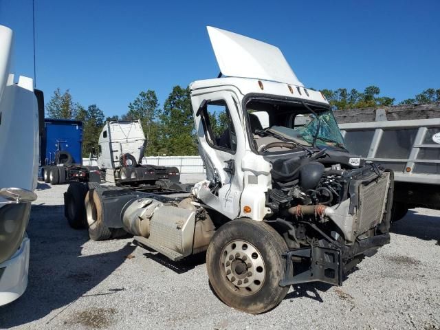 2016 Freightliner Cascadia 113