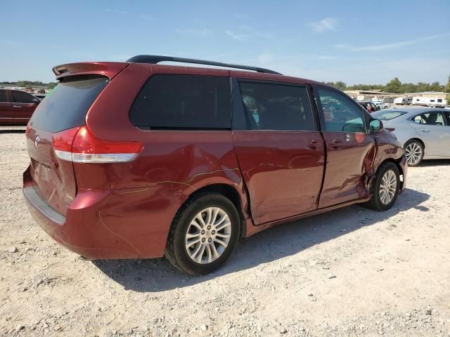 2012 Toyota Sienna XLE