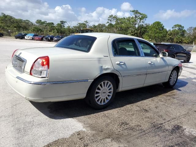 2005 Lincoln Town Car Signature