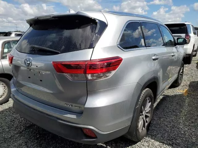 2018 Toyota Highlander SE