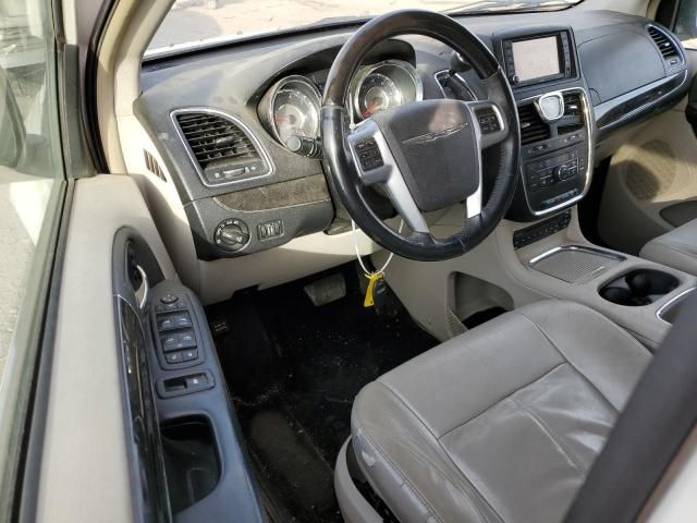 2013 Chrysler Town & Country Limited