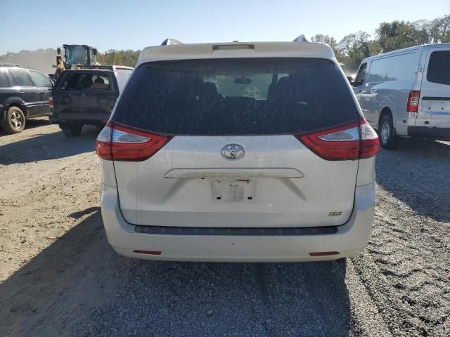 2015 Toyota Sienna XLE