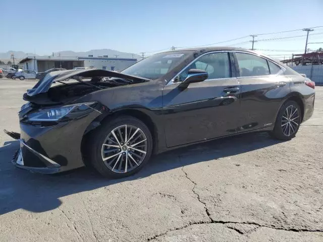 2022 Lexus ES 300H Base