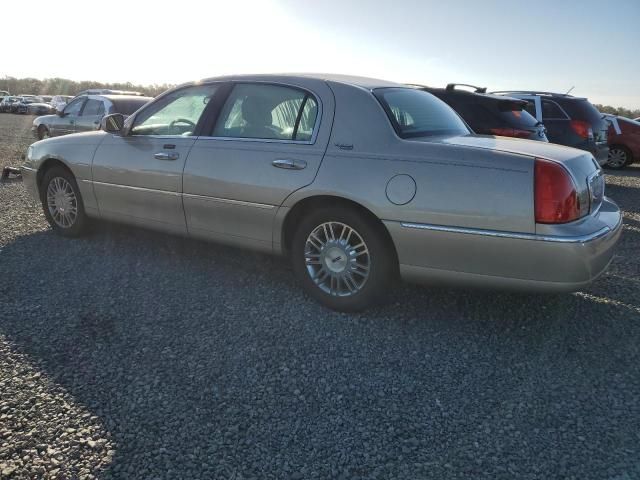 2006 Lincoln Town Car Signature Limited