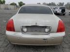 2005 Lincoln Town Car Signature Limited