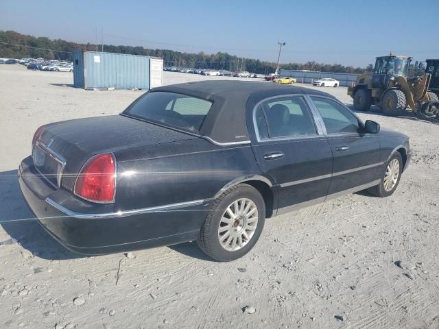 2004 Lincoln Town Car Executive